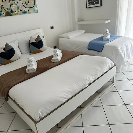 84 A Pochi Minuti Dalla Stazione Bed and breakfast