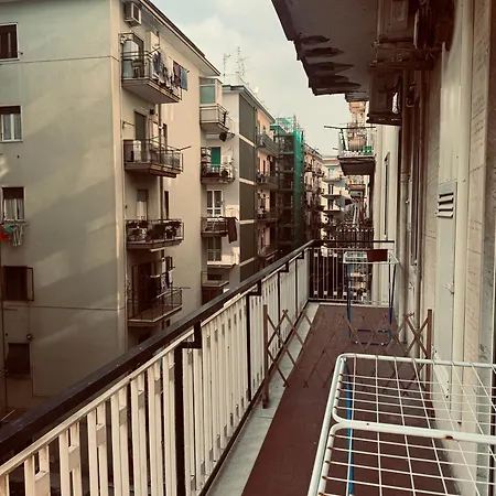 84 A Pochi Minuti Dalla Stazione ベッド・アンド・ブレックファスト