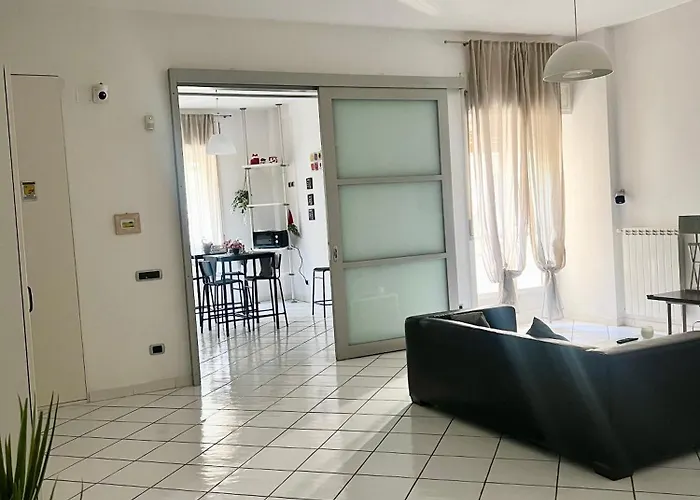 84 A Pochi Minuti Dalla Stazione